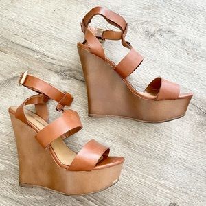 Preowned leather strappy sandals wedges 6.5